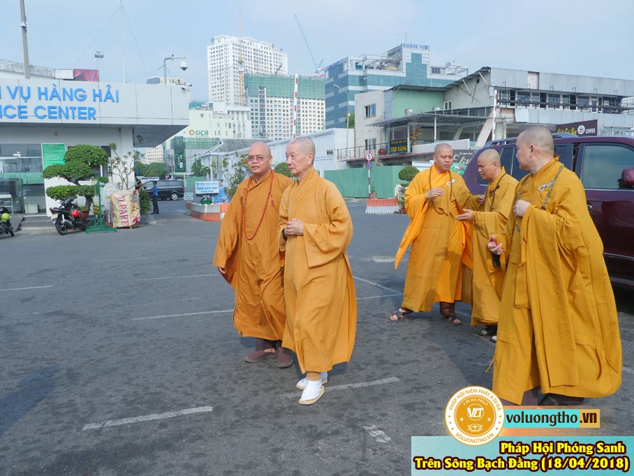 phap-hoi-phong-sanh-tren-song-bach-dang-ngay-18-04-2018-chua-quan-the-am-duc-trong-lam-dong-9.jpg