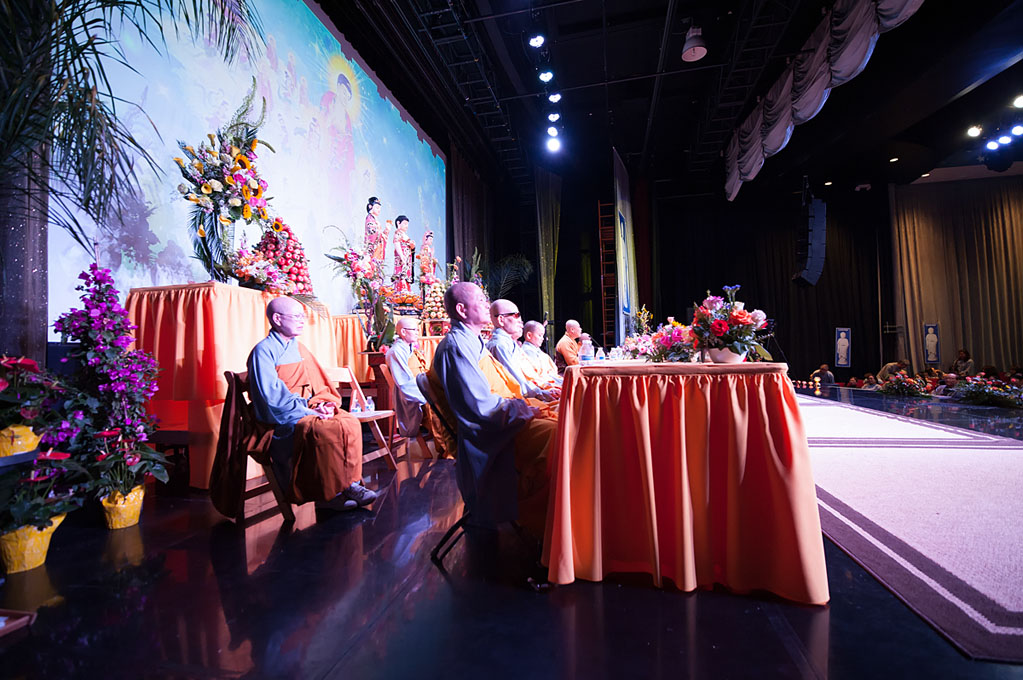 phap-hoi-tai-california-chua-quan-the-am-duc-trong-lam-dong-14.jpg
