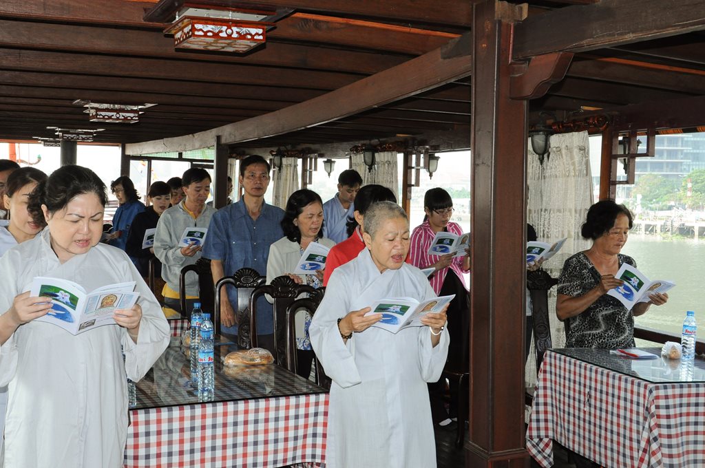 phong-sanh-tren-song-bach-dang-26-01-2014-chua-quan-the-am-duc-trong-lam-dong-1.jpg