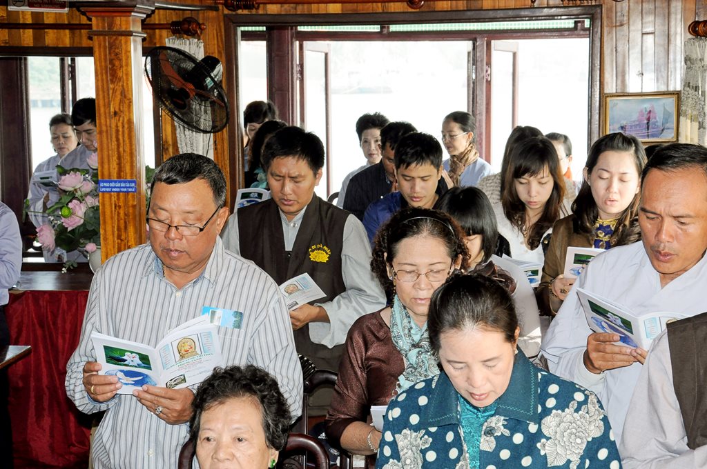 phong-sanh-tren-song-bach-dang-26-01-2014-chua-quan-the-am-duc-trong-lam-dong-11.jpg