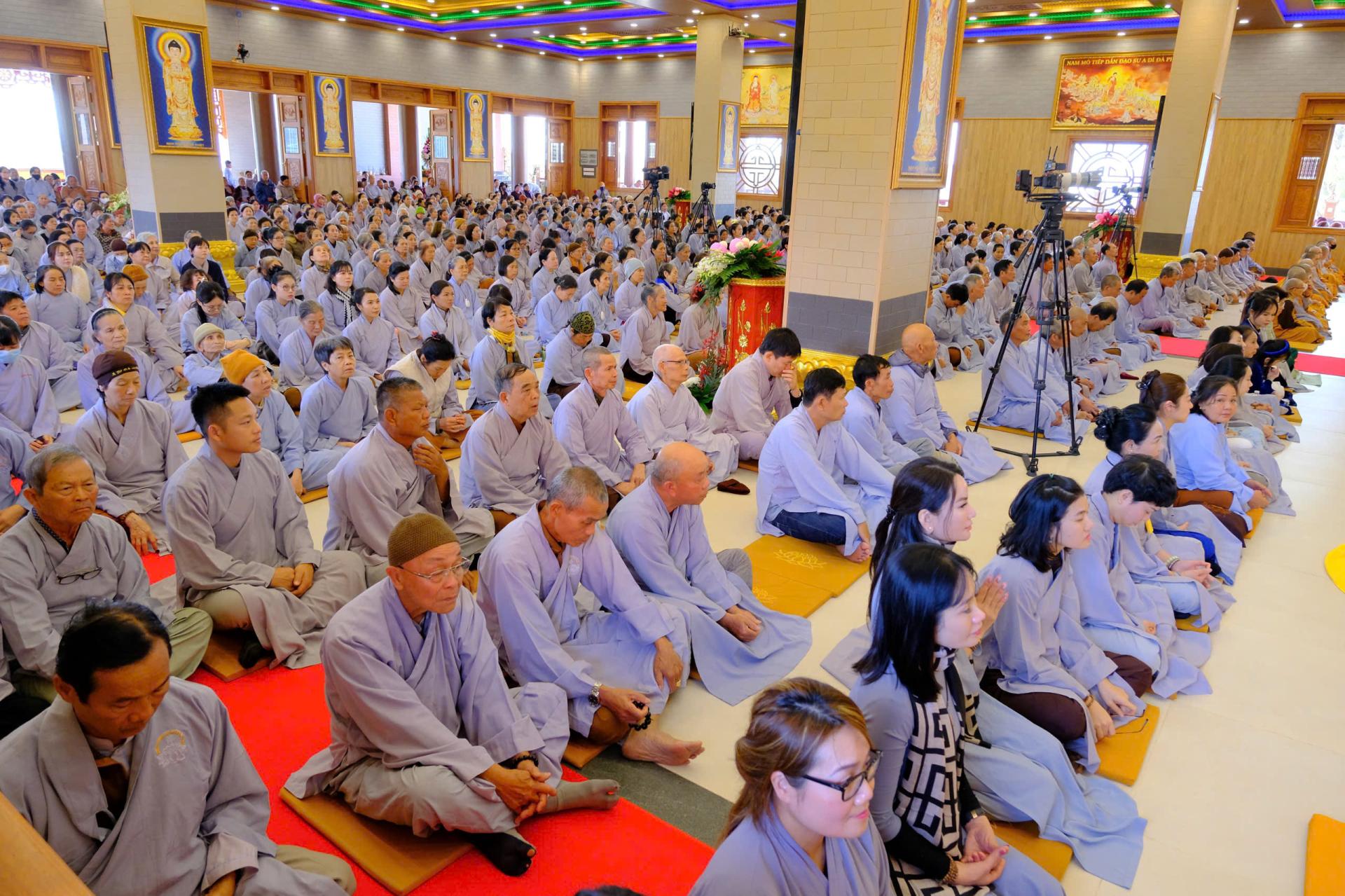 thuyet-phap-le-tat-nien-2024-chua-quan-the-am-ngay-20-12-giap-thin-al-chua-quan-the-am-duc-trong-lam-dong-3.jpg