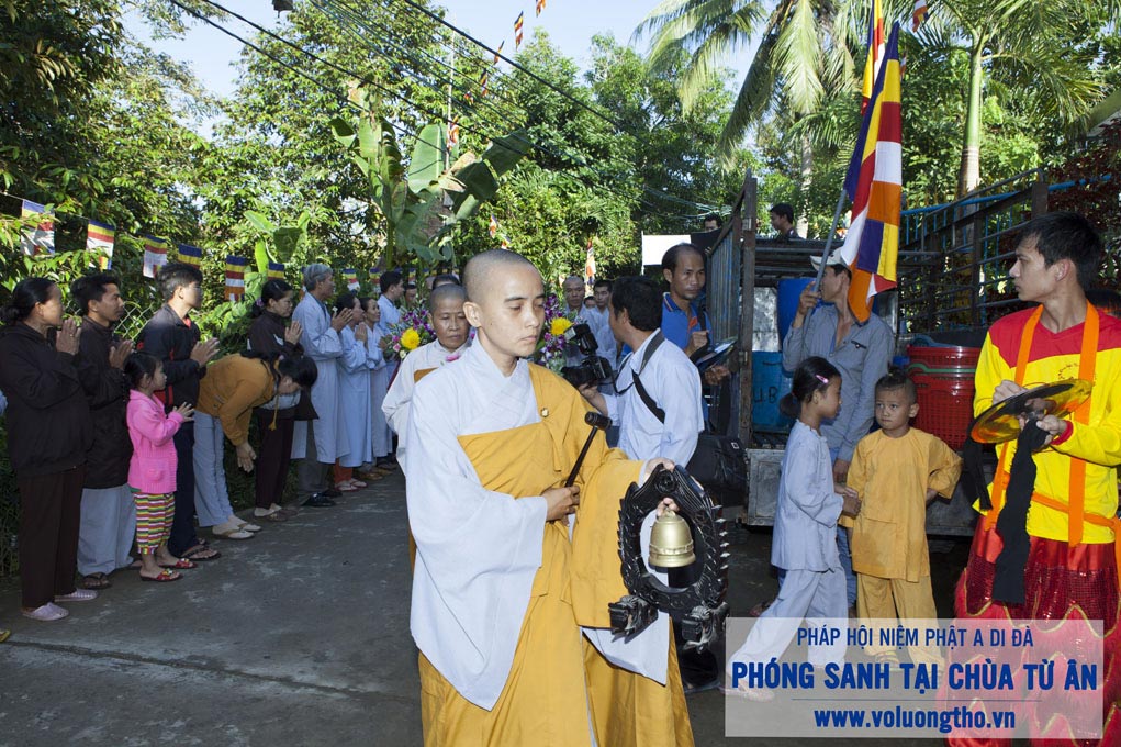 to-chuc-phong-sanh-tai-chua-tu-an-tien-giang-chua-quan-the-am-duc-trong-lam-dong-11.jpg