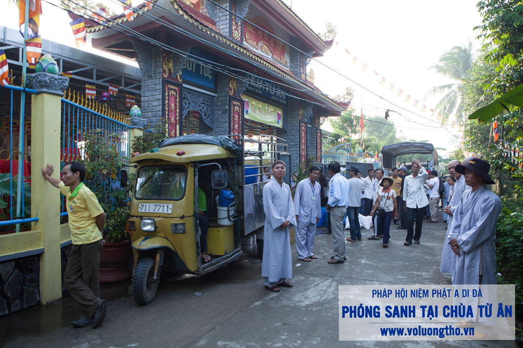 to-chuc-phong-sanh-tai-chua-tu-an-tien-giang-chua-quan-the-am-duc-trong-lam-dong-13.jpg