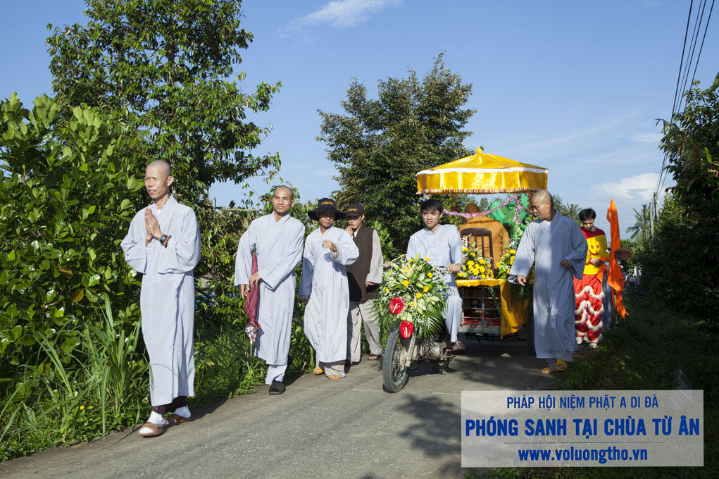to-chuc-phong-sanh-tai-chua-tu-an-tien-giang-chua-quan-the-am-duc-trong-lam-dong-7.jpg