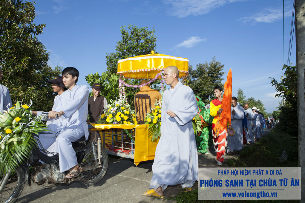 to-chuc-phong-sanh-tai-chua-tu-an-tien-giang-chua-quan-the-am-duc-trong-lam-dong-8.jpg