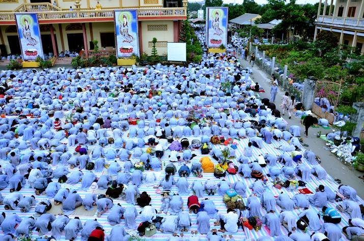 via-quan-am-ngay-19-06-2012-tai-chua-dai-tong-lam-brvt-chua-quan-the-am-duc-trong-lam-dong-12.jpg