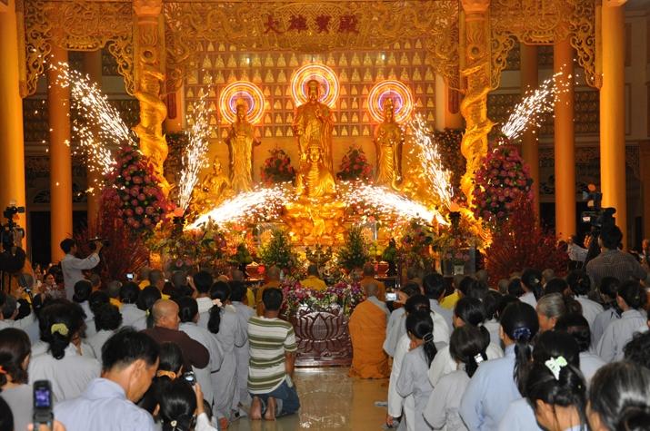 via-quan-am-ngay-19-06-2012-tai-chua-dai-tong-lam-brvt-chua-quan-the-am-duc-trong-lam-dong-23.jpg