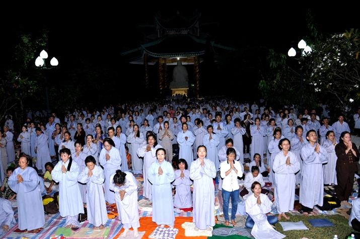 via-quan-am-ngay-19-06-2012-tai-chua-dai-tong-lam-brvt-chua-quan-the-am-duc-trong-lam-dong-33.jpg