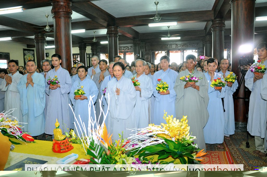 via-quan-am-ngay-19-06-2012-tai-chua-dai-tong-lam-brvt-chua-quan-the-am-duc-trong-lam-dong-37.jpg