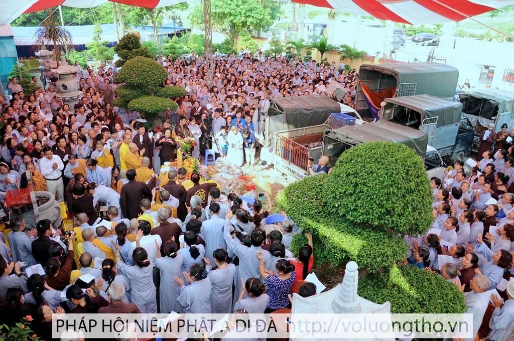 via-quan-am-ngay-19-06-2012-tai-chua-dai-tong-lam-brvt-chua-quan-the-am-duc-trong-lam-dong-38.jpg