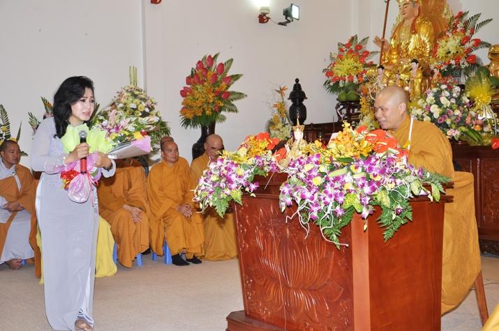 vu-lan-bao-hieu-2012-chua-quan-the-am-duc-trong-lam-dong-3.jpg