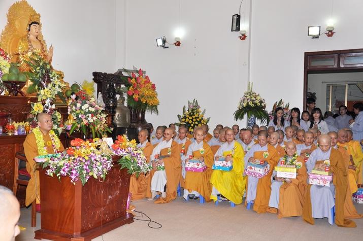 vu-lan-bao-hieu-2012-chua-quan-the-am-duc-trong-lam-dong-4.jpg