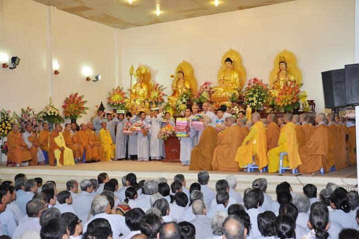 vu-lan-bao-hieu-2012-chua-quan-the-am-duc-trong-lam-dong-7.jpg